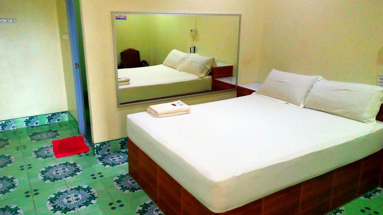 Suratthani Airport Campsite Surat Thani Exterior foto